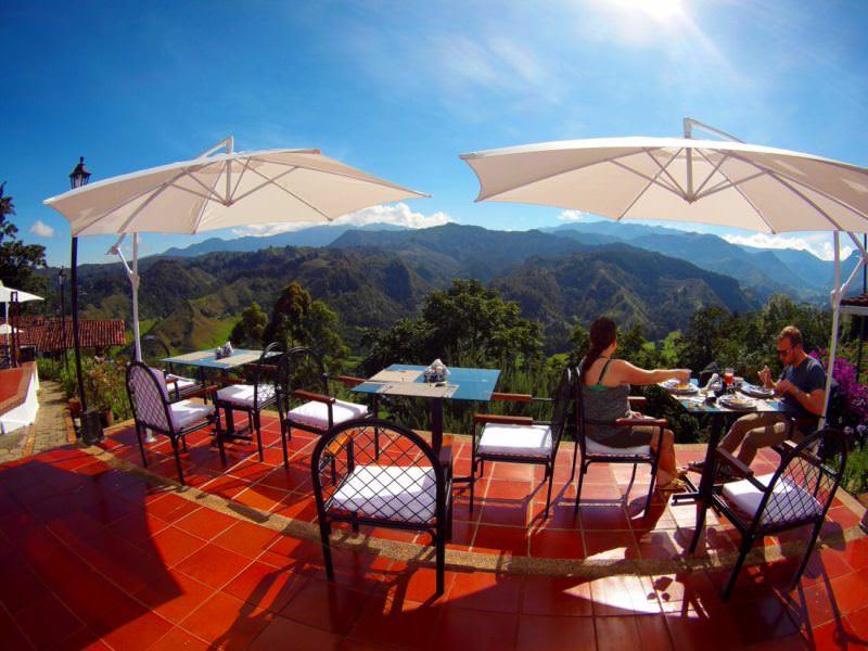 TERRAZA - HOTEL MIRADO DE COCORA